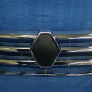 Решётка радиатора Renault Duster 2011-2015